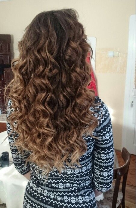 Easy Long Wavy Curly Hairstyles for Women