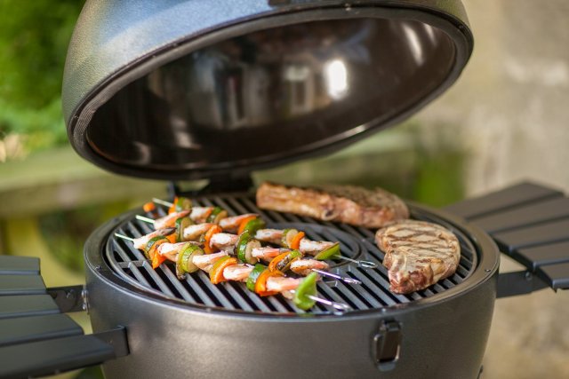 Time To Start Grilling With The Very Best- Top 10 Charcoal Grills