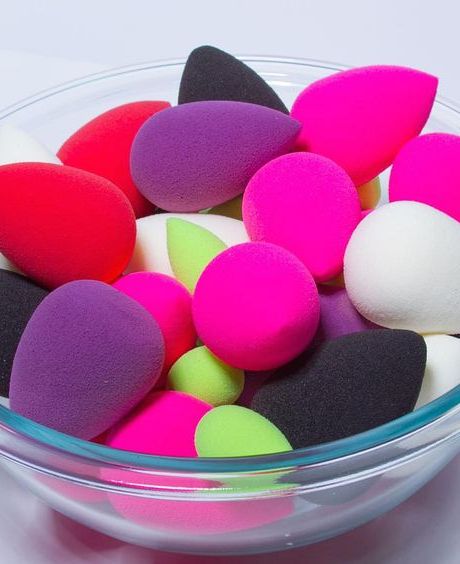 7 Tips for Using a Beautyblender Correctly 