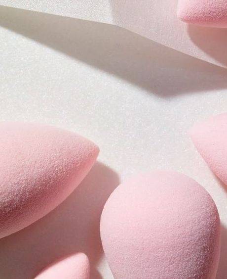 7 Tips for Using a Beautyblender Correctly 