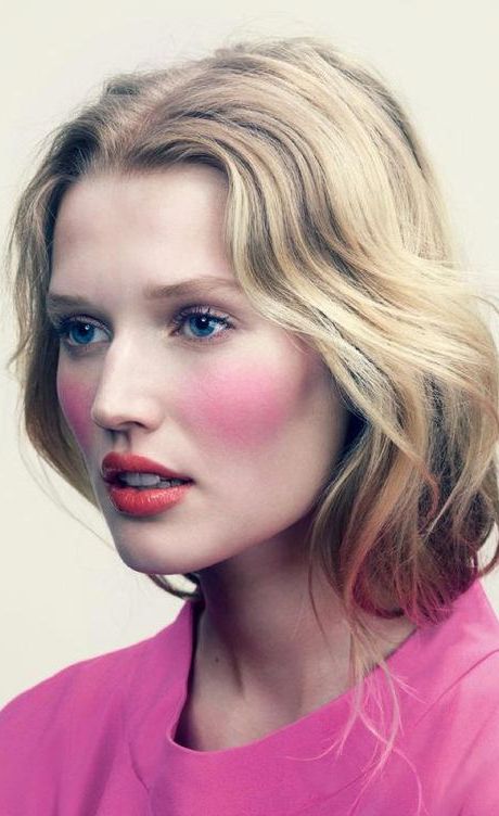 How to Pull Off Bold Blush