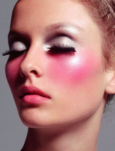 How to Pull Off Bold Blush