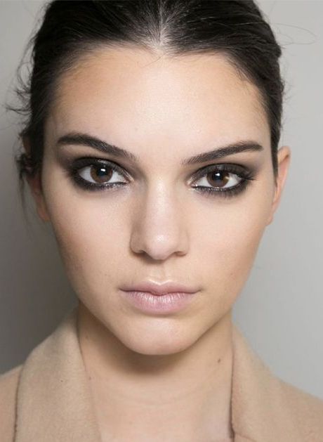 How to Pull Off Smudged Eyeliner