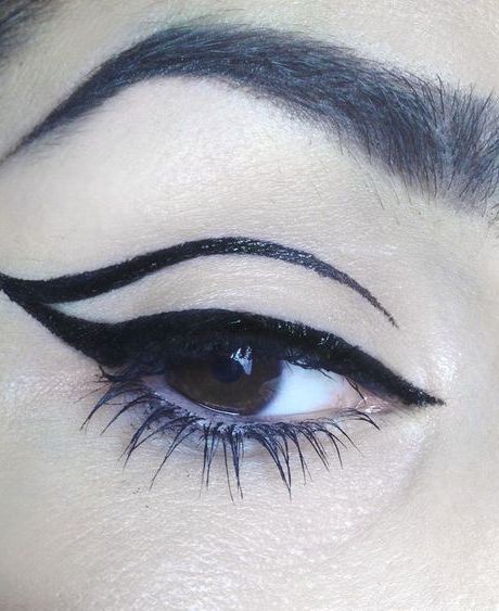 How to Wear Negative Space Eyeliner