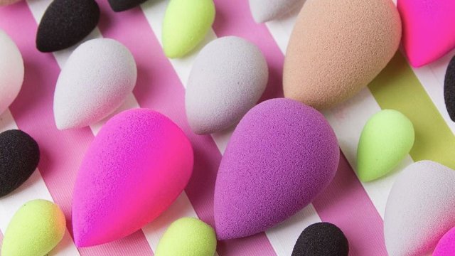 7 Tips for Using a Beautyblender Correctly 