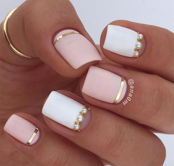 12 Stunning Short Manicures For Women