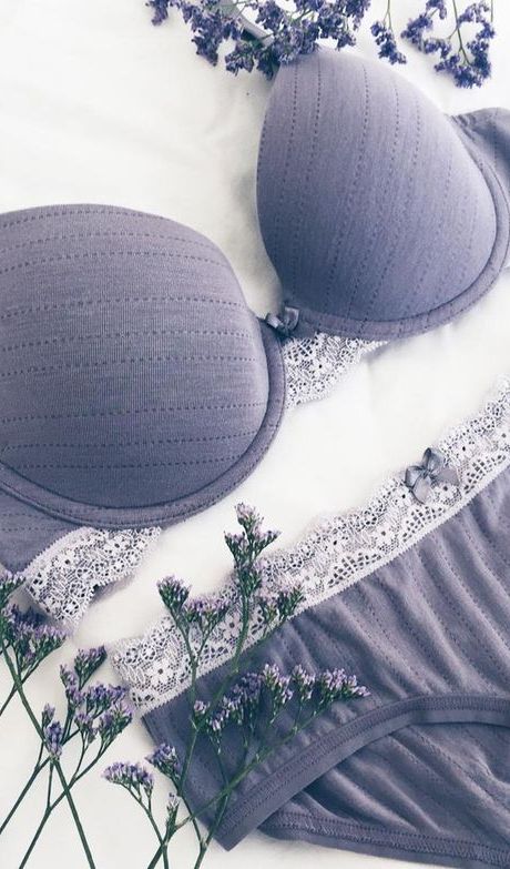 Your Complete Guide to Choosing a T-shirt Bra