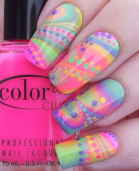 13 Fun Tie Dye Manicures For Free Spirits