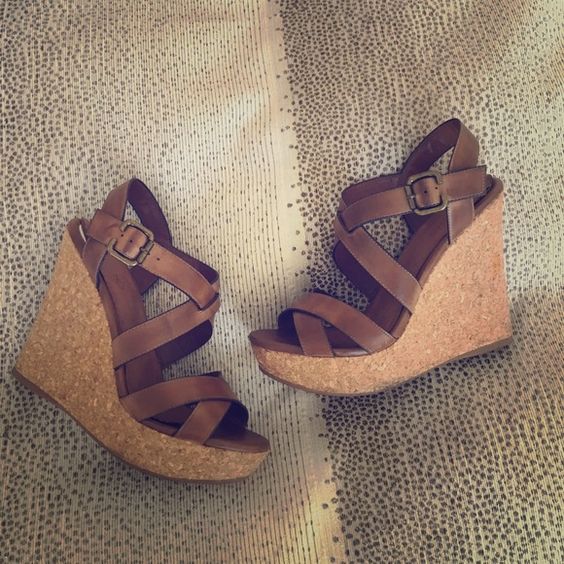 9 Stylish Wedges To Compliment Any Summer Outfit