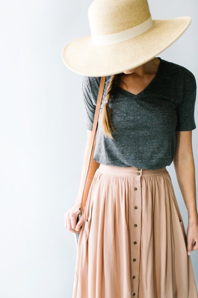 How to Wear Midi Skirts