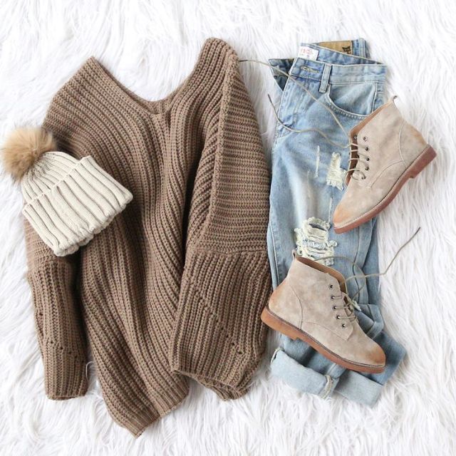 40 Chic Sweater Outfit Ideas For Fall/Winter - Outfits with Sweater