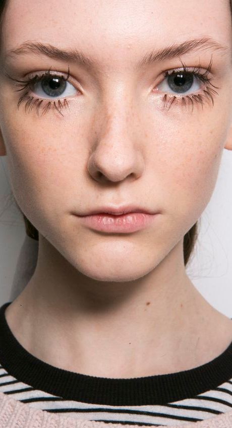 How to Pull off Doll Lashes