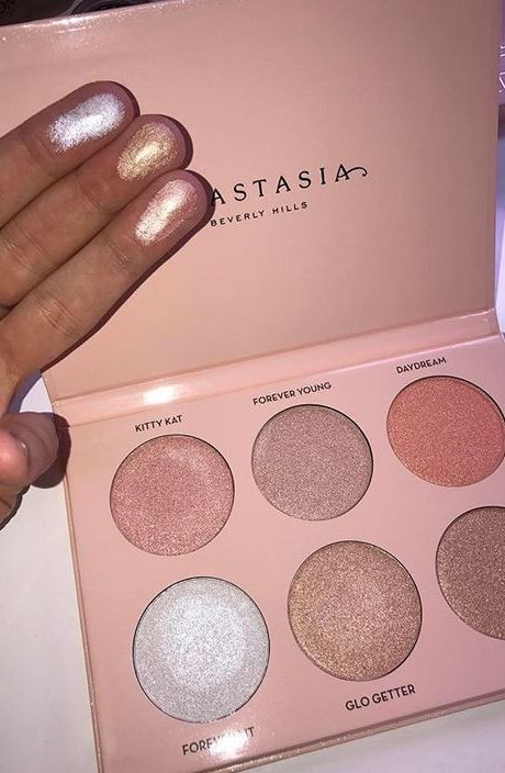 Anastasia Beverly Hills glow kit comes with every highlighter every makeup junky needs