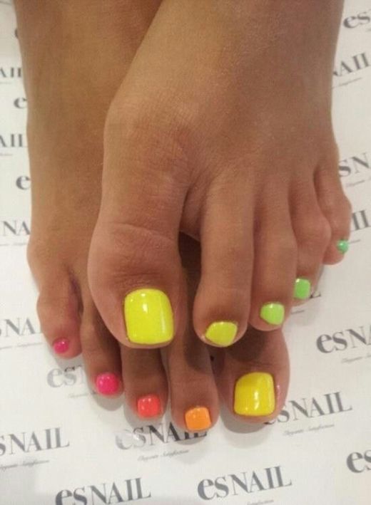 Cute Pedicure For Summer! If you have a toenail fungus problem, come to Beautiful Toenails in Southfield, MI! Call (248) 945-1000 TODAY to set up an appointment with us or visit our website www.toenailfungu.pro to find out more information!