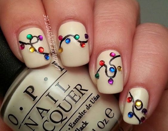 11 Holiday Nail Art Designs Too Pretty To Pass Up - Makeup TutorialsFacebookGoogle+InstagramPinterestTumblrTwitterYouTube