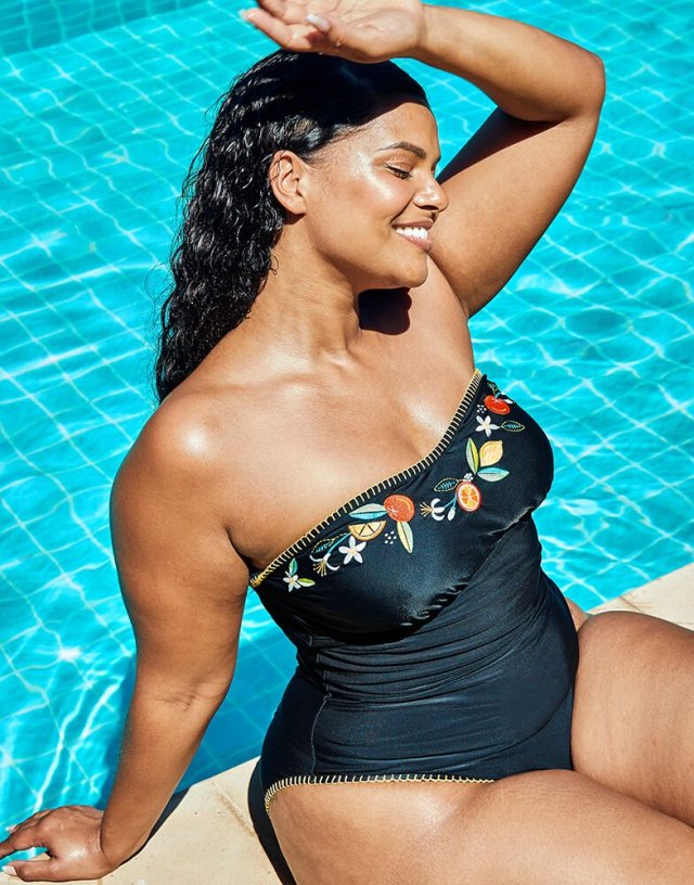 the best plus size bathing suits for fresh style comfort herstylecode 15 The Best Plus Size Bathing Suits - Swimsuits for Fresh Style & Comfort