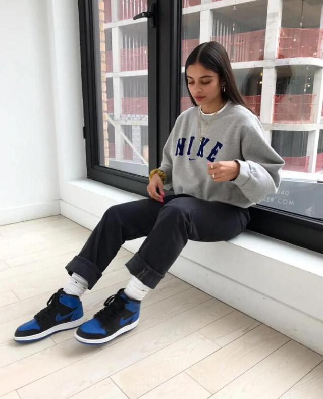 DANIE SIERRA with nike sneaker