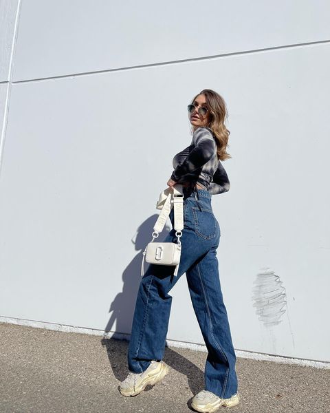 How to Style Baggy Jeans in Super-Cool Slouchy & Chic Outfits