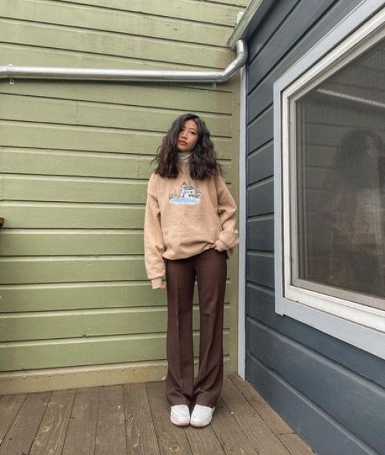 How to Wear Oversized Sweatshirt Outfits in the Season\'s Trendy New Ways