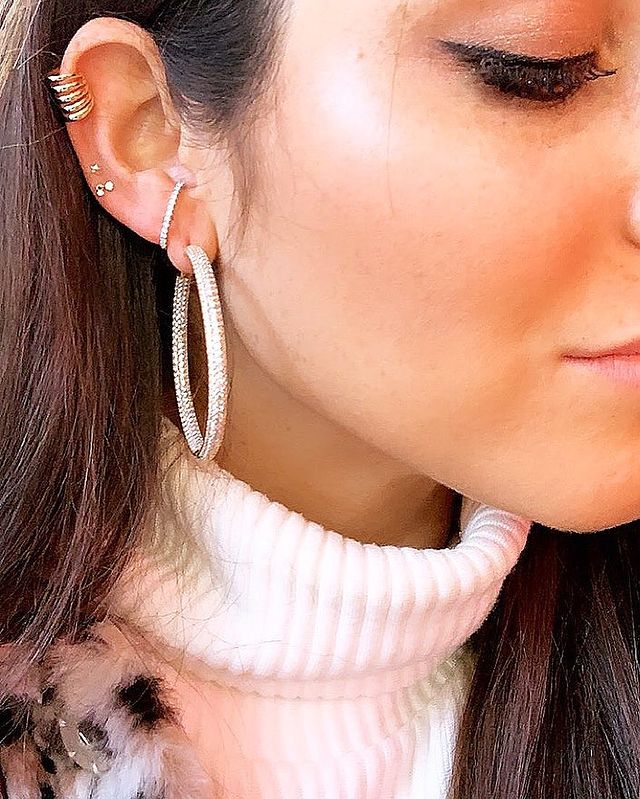 How to Wear Ear Crawlers & Look Stunning