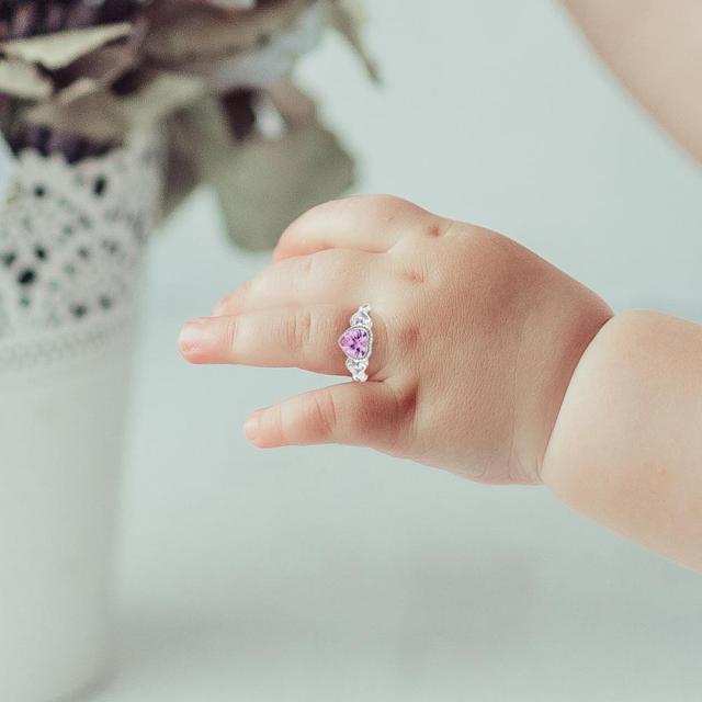 the pros and cons of baby girl rings herstylecode The Pros and Cons of Baby Girl Rings