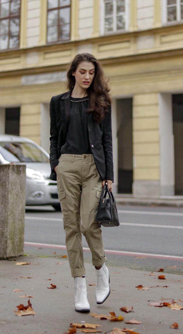 Fashion Blogger Veronika Lipar of Brunette from Wall Street showing how Parisians wear cargo pants #fashion #blog… | Fashion, Summer city fashion, Street style chic