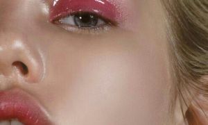 How to Rock Glossy Eyelids