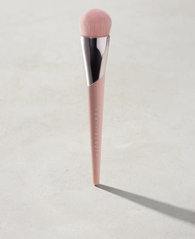 Fenty Beauty Full-Bodied Foundation Brush 110