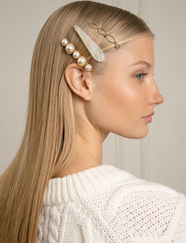 herstylecode 1 How to Wear Barrettes, 10 Easy Ways to Style Barrettes