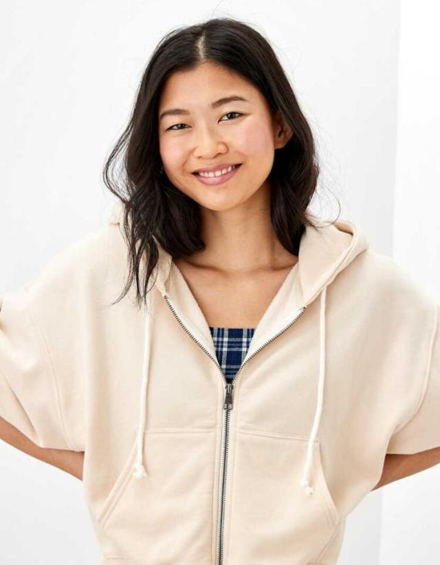  Cropped Zip-Up Hoodie