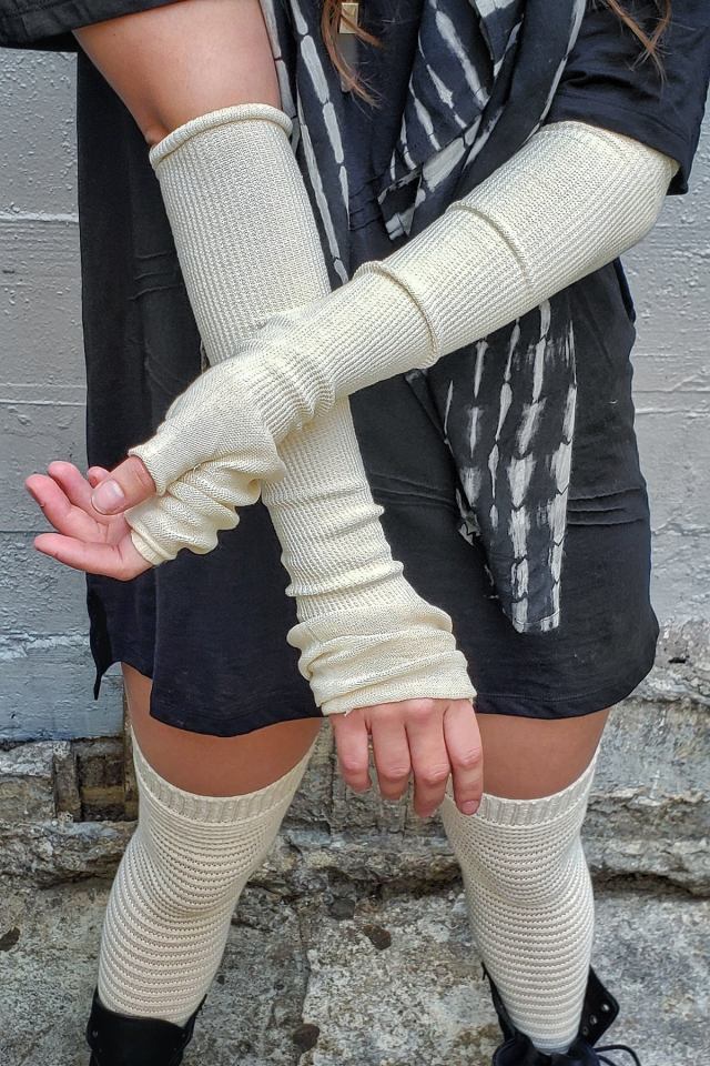 knit gloves